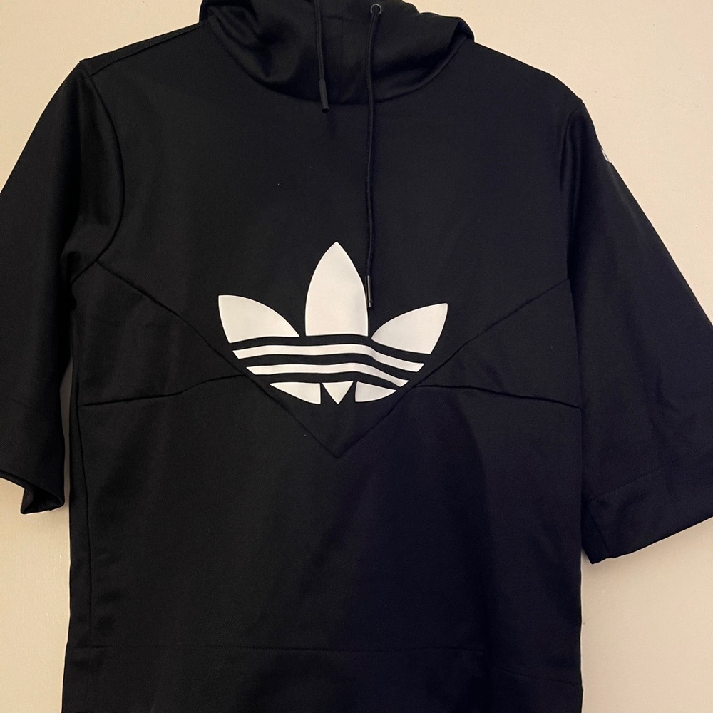Sweatshirt with hood